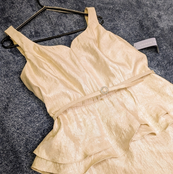 Short Champagne Bridal Dress, Size 10, London Times Fashion - Picture 2 of 8